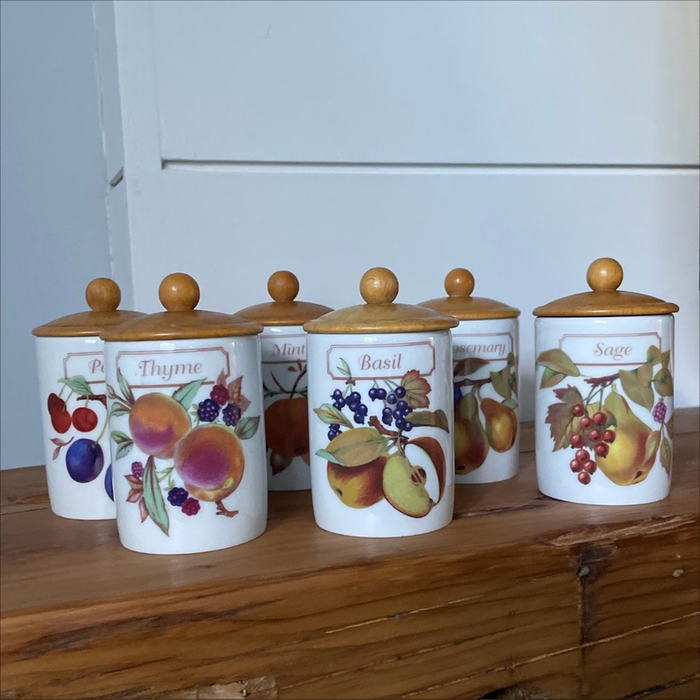 Royal Worcester Evesham Spice Jar Set of Six Porcelain Wooden Lid Fruit England